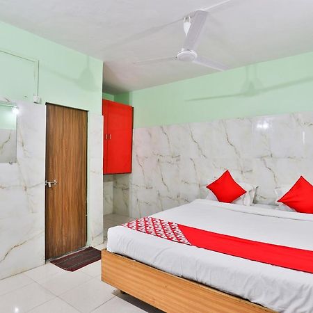 Oyo 24833 Hotel Silver Daman Exterior foto