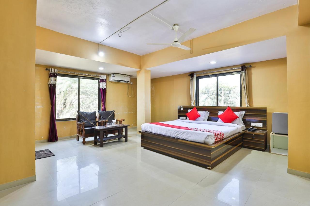 Oyo 24833 Hotel Silver Daman Exterior foto