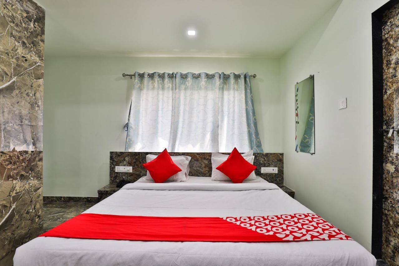Oyo 24833 Hotel Silver Daman Exterior foto