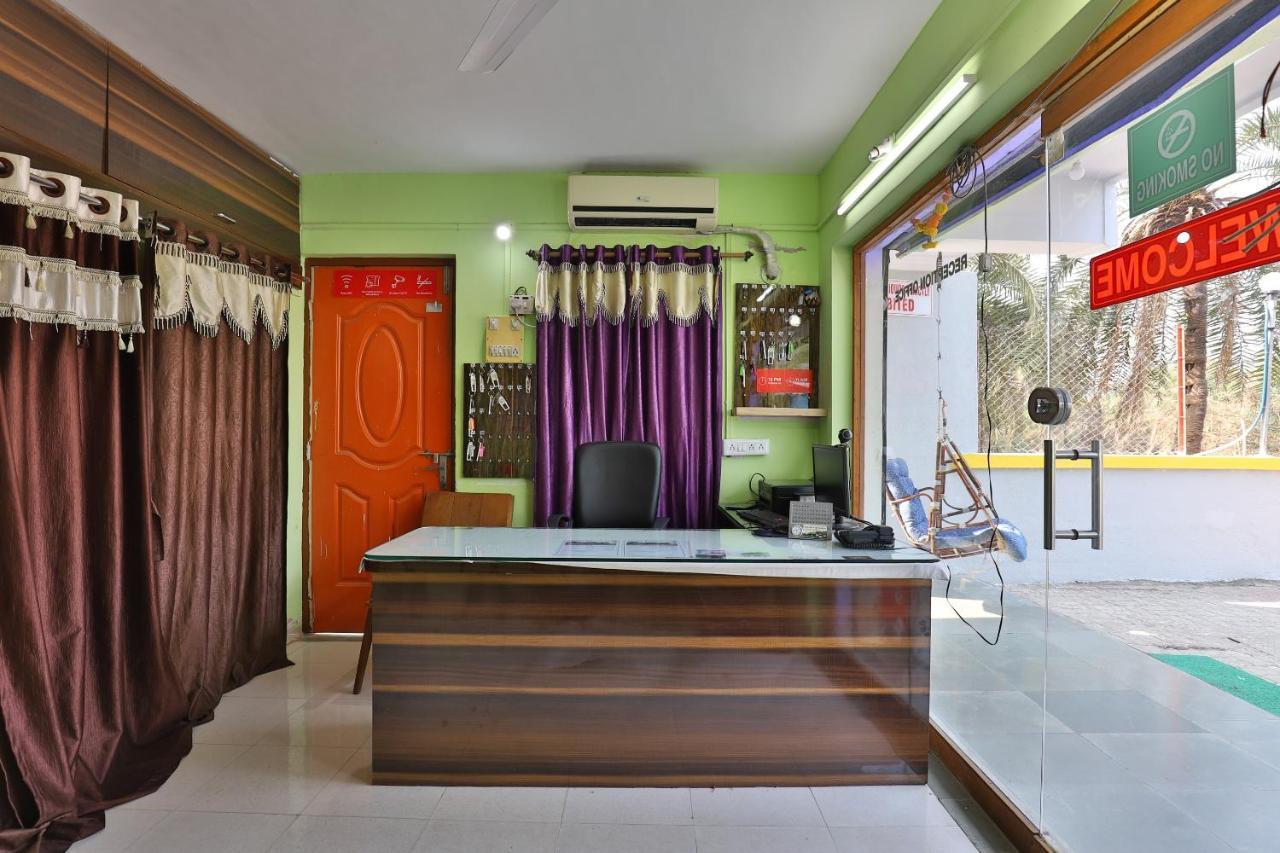 Oyo 24833 Hotel Silver Daman Exterior foto