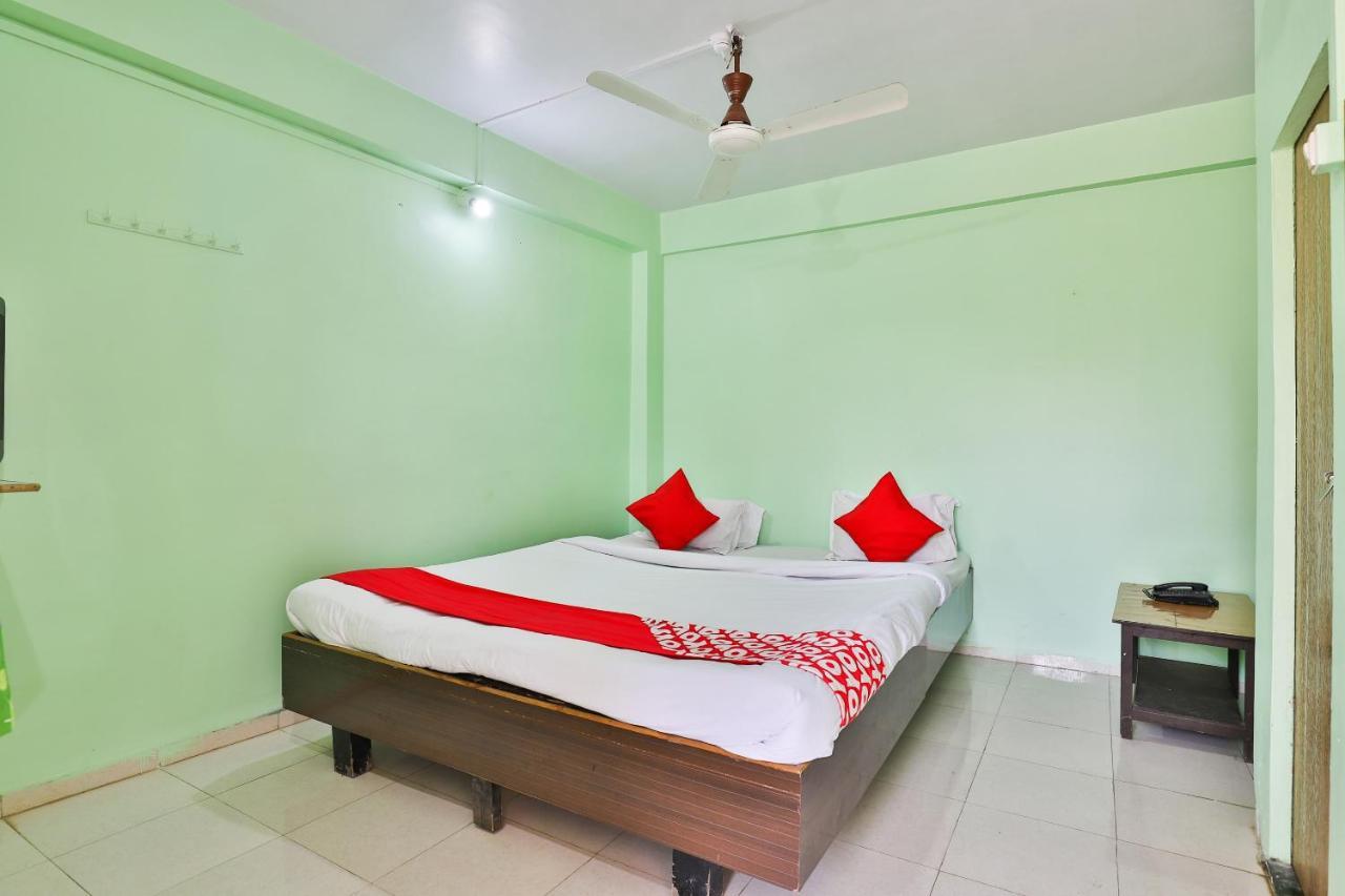 Oyo 24833 Hotel Silver Daman Exterior foto