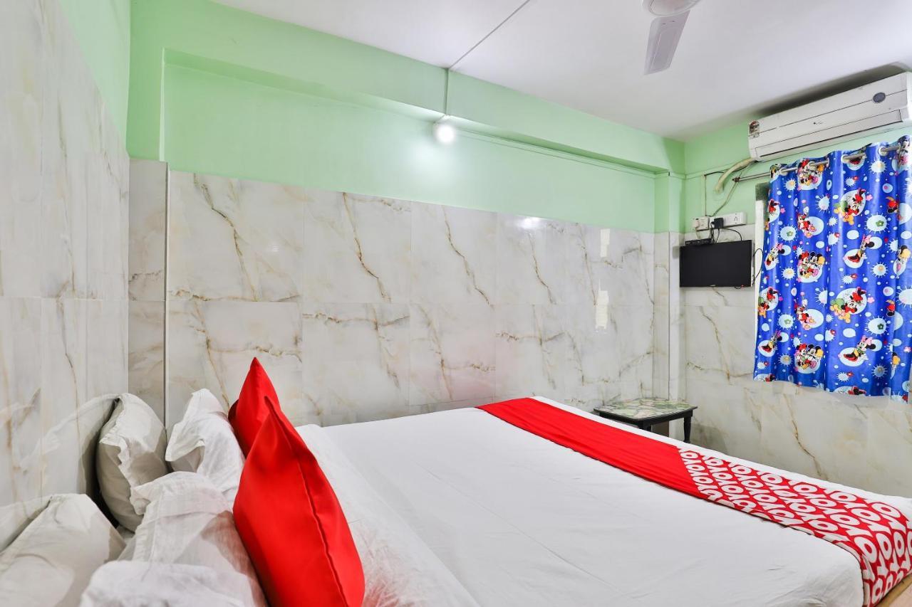 Oyo 24833 Hotel Silver Daman Exterior foto