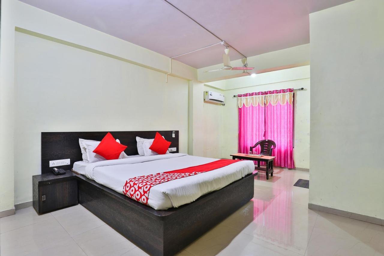 Oyo 24833 Hotel Silver Daman Exterior foto