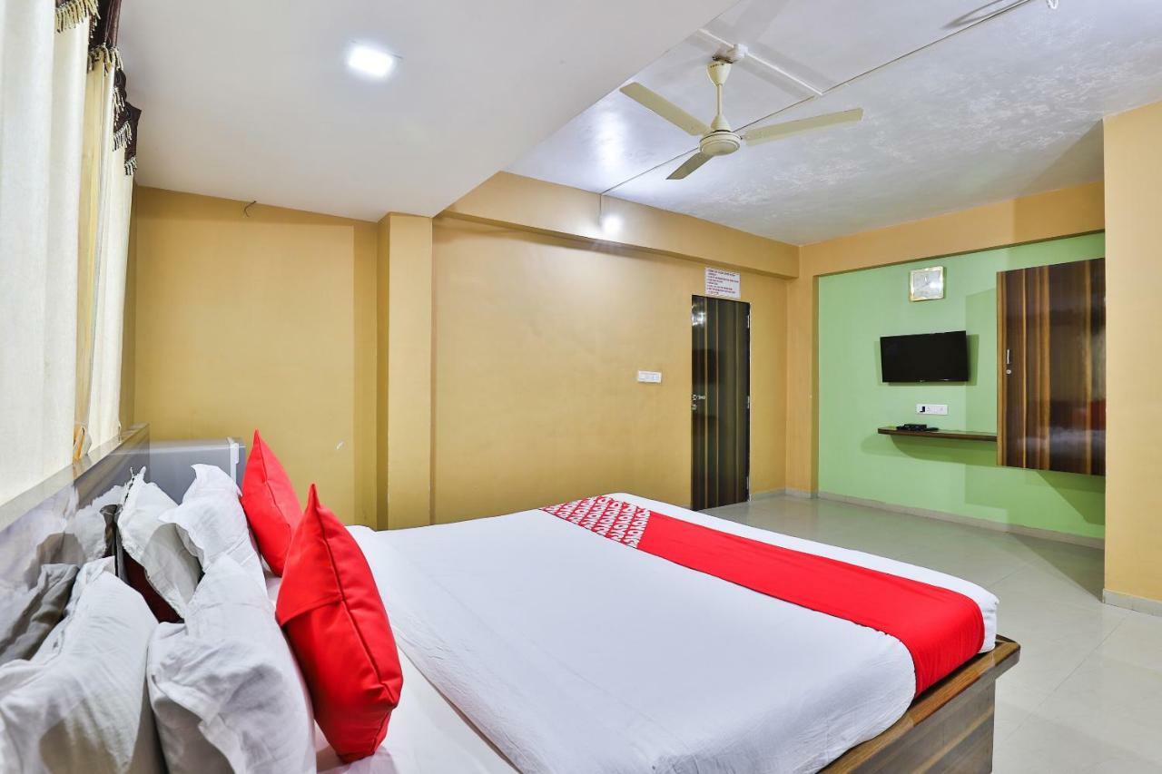 Oyo 24833 Hotel Silver Daman Exterior foto