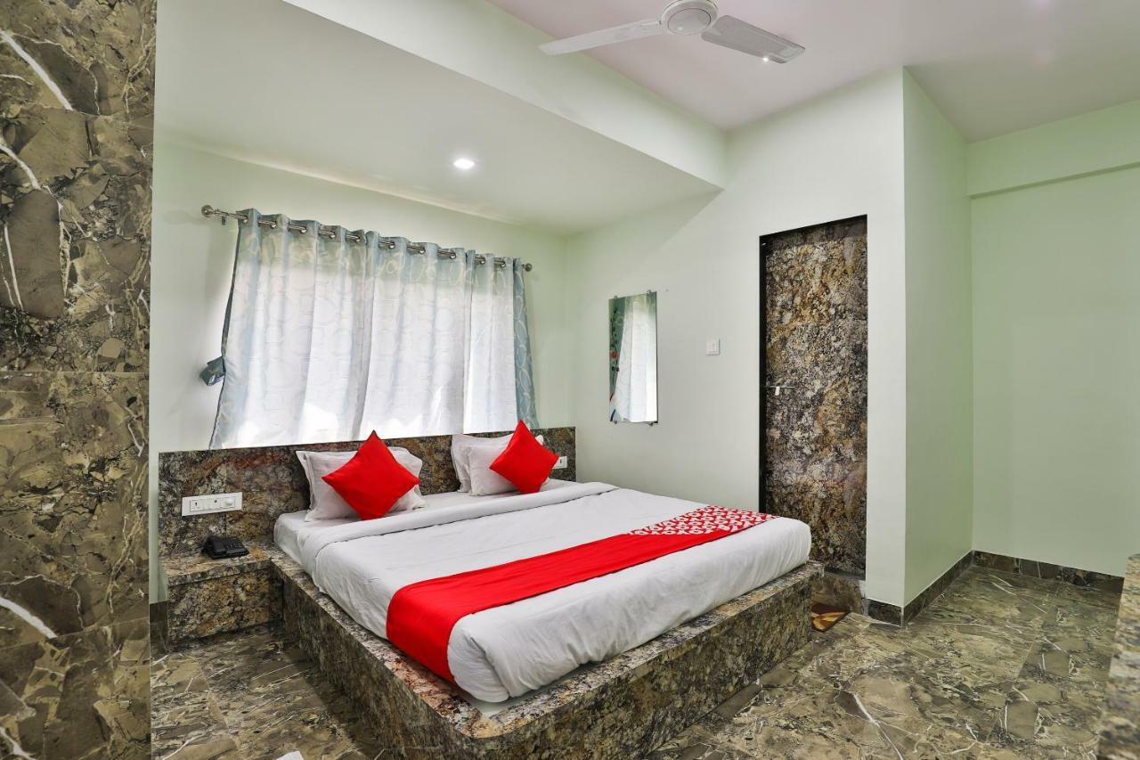 Oyo 24833 Hotel Silver Daman Exterior foto